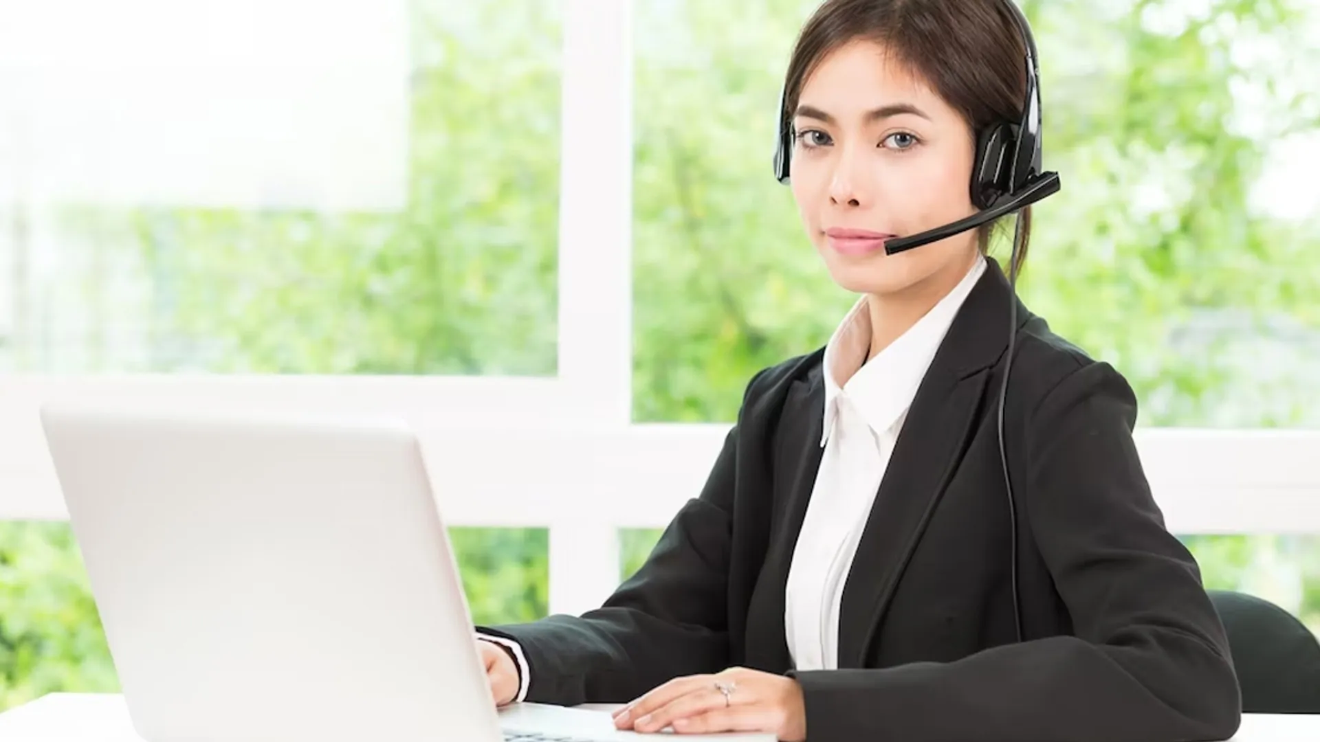 Đội ngũ hỗ trợ khách hàng J88VIP1 chuyên nghiệp